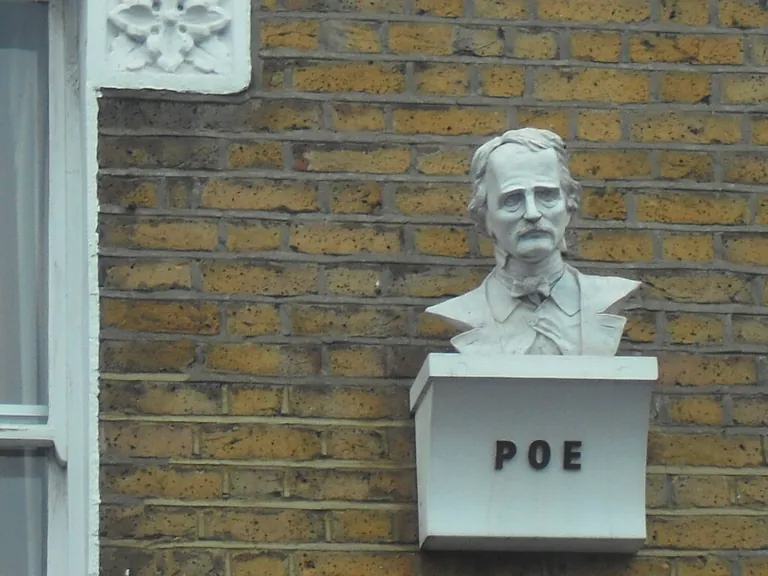 Edgar Allan Poe foi contista, poeta, editor e crítico literário; imagem meramente ilustrativa.