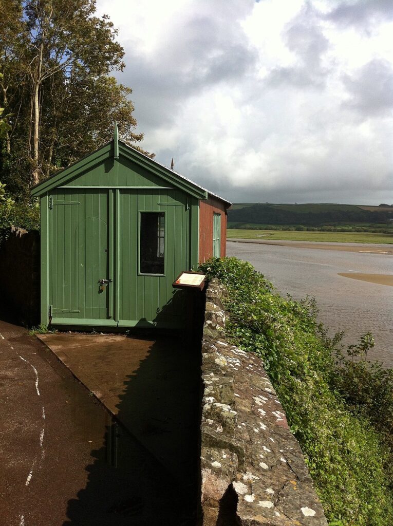 Dylan Thomas transformou uma garagem em seu estúdio de escrita, em Laugharne, no País de Gales.